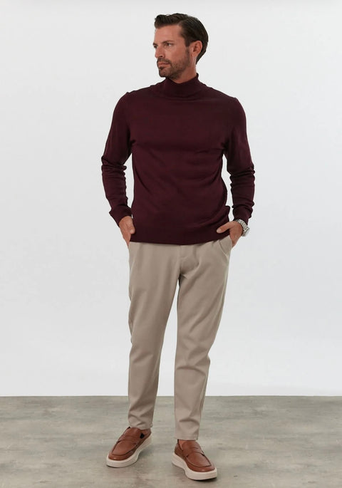 “Isaac” Burgundy Men’s Turtle Neck