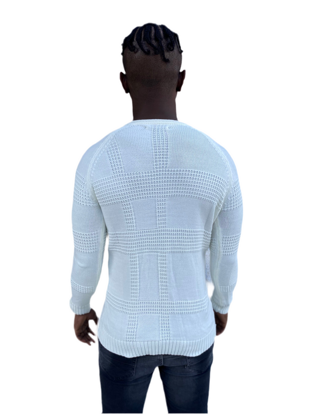 [Josie] White Light Weight Knitted Crew Neck With Pattern